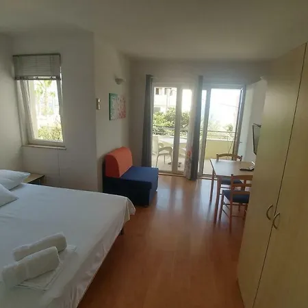 Apartments Rica Omiš Exteriér fotografie