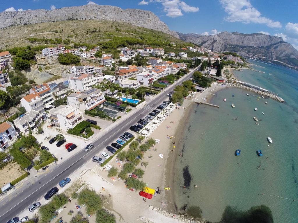 Rica * Omis